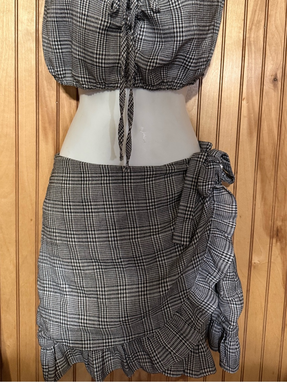 Honey Belle Plaid Ruffled Mini Skirt with Waist Tie •Size Medium•